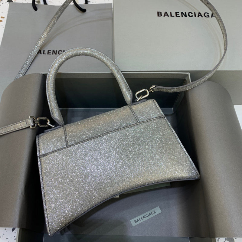 Sleek Faux Leather Handbag - Understated Luxury Look | Women's Everyday Carry Handbag #543 - close-up detail shot (image 3) of designer-inspired handbag