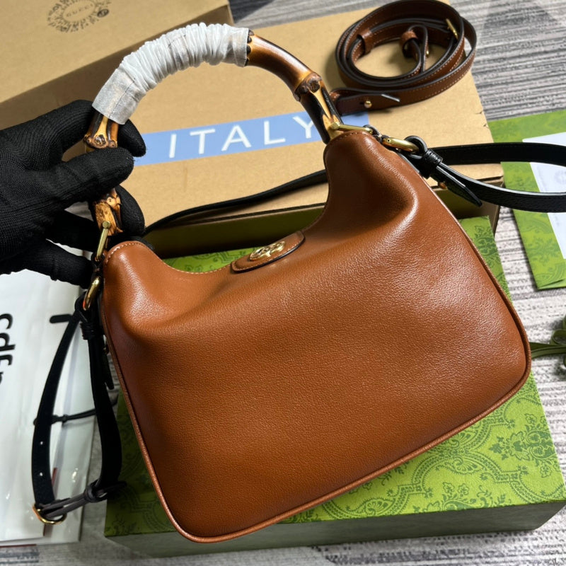 Handle and strap detail of structured signature women's handbag – women's everyday handbag