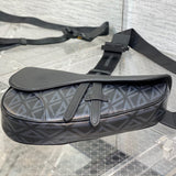 Handle and strap detail of signature modern women's handbag – women's luxury accessory