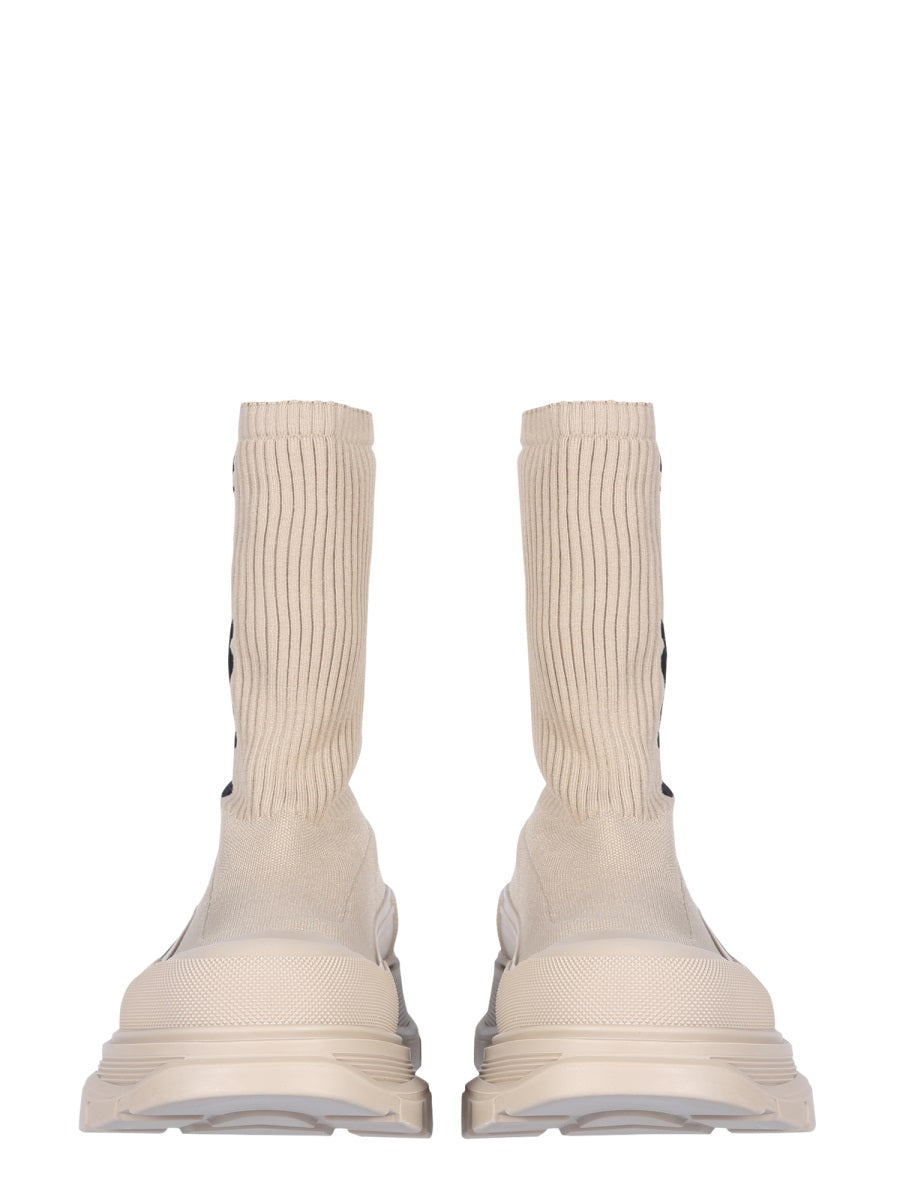 Alexander McQueen Shoes? Alexander Mcqueen Men Tread Slick Boot Premium Designer Casual Shoes