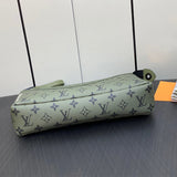  everyday bag interior and compartment view 9