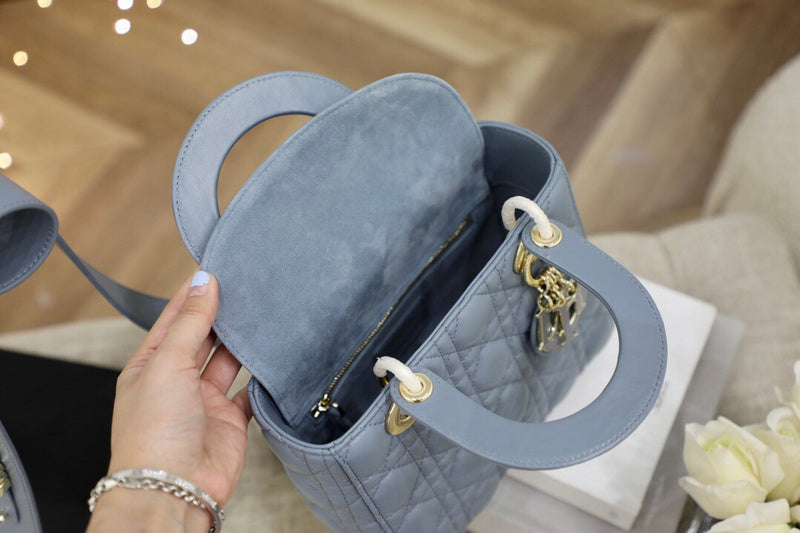 Front view of everyday-luxe classic women's handbag – women's premium purse
