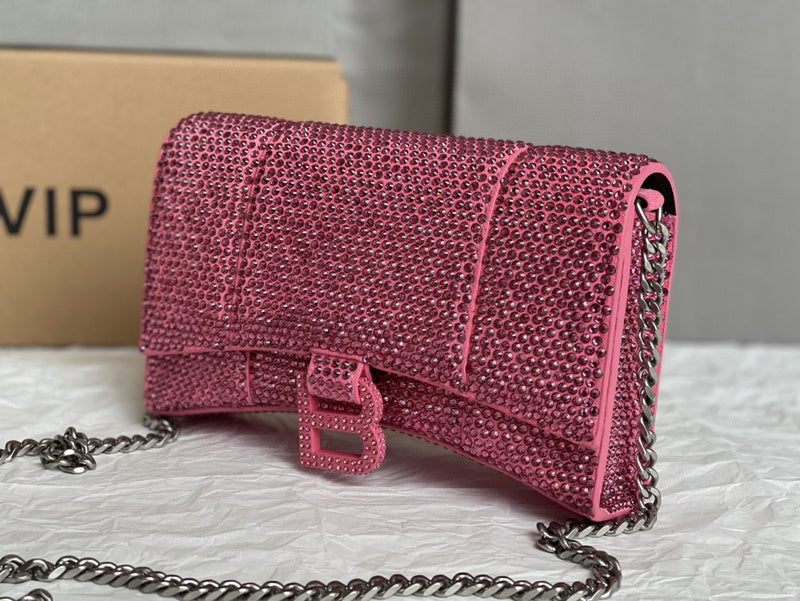 Zivas Charm Chic Craftsmanship Statement Handbag (Everyday Luxury Essential) – Styled Look