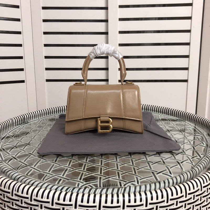 Close-up detail of modern sleek women's handbag – women's luxury accessory