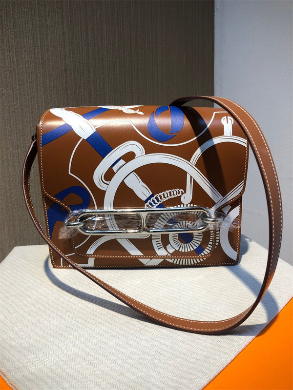 Sculpted handbag styled for everyday wear