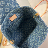  crossbody bag interior and compartment view 9