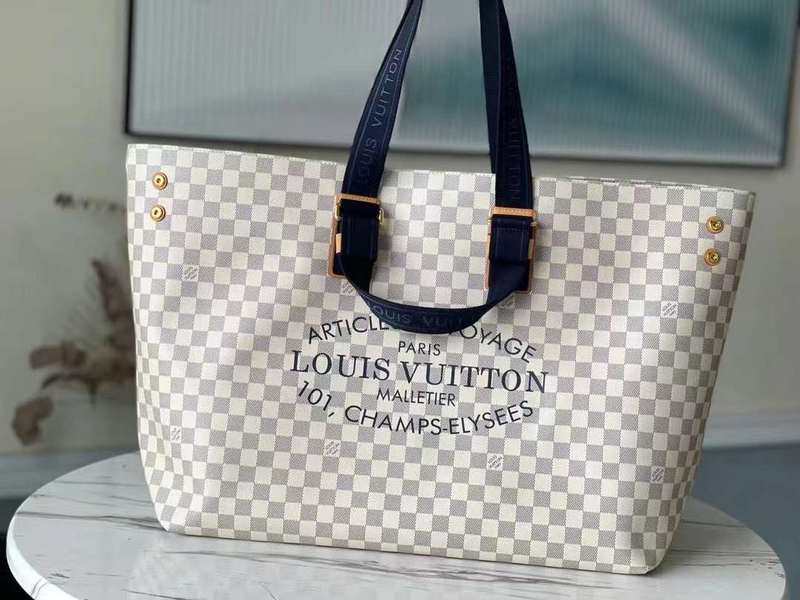 Side profile of refined statement women's handbag – women's luxury accessory