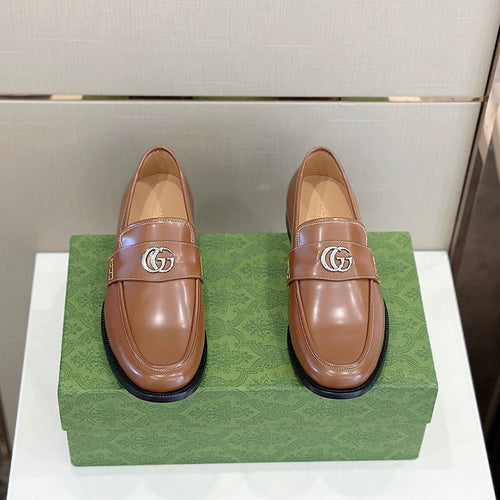 Gucci muted earth tones luxury sneakers view 11 retro runner design