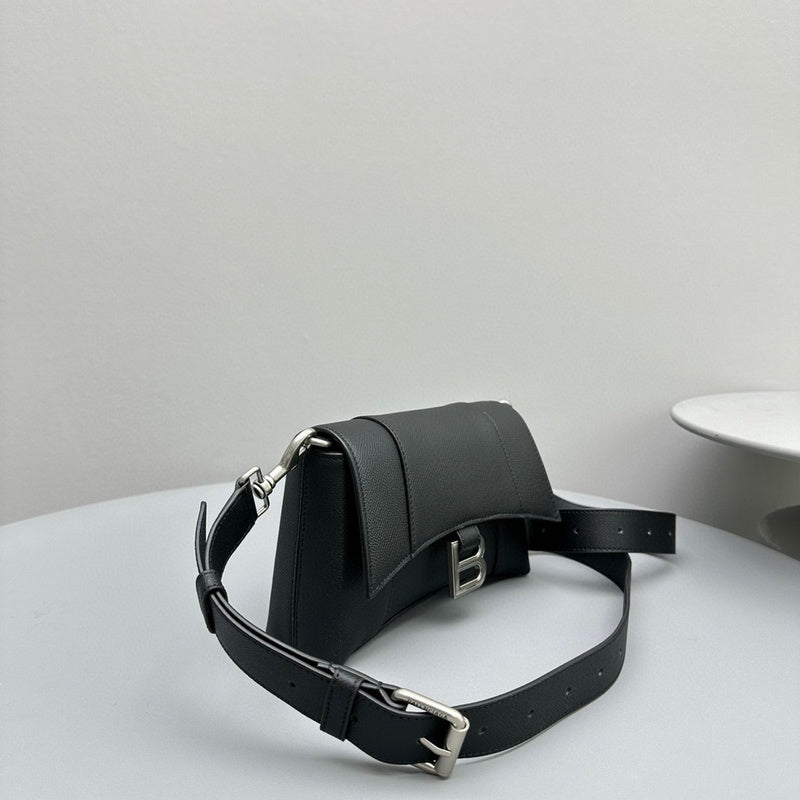 Zivas Charm Modern Edge Statement Handbag (Effortless Style Upgrade) – Lifestyle Shot