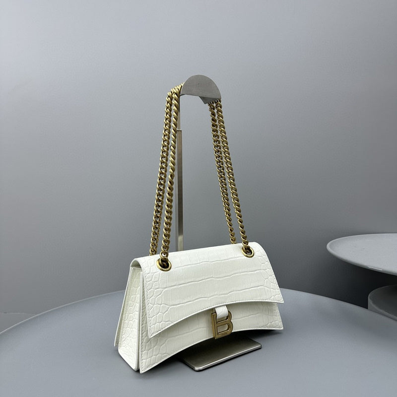 Zivas Charm Effortless Elegance Statement Handbag (Versatile Style Statement) – Lifestyle Shot