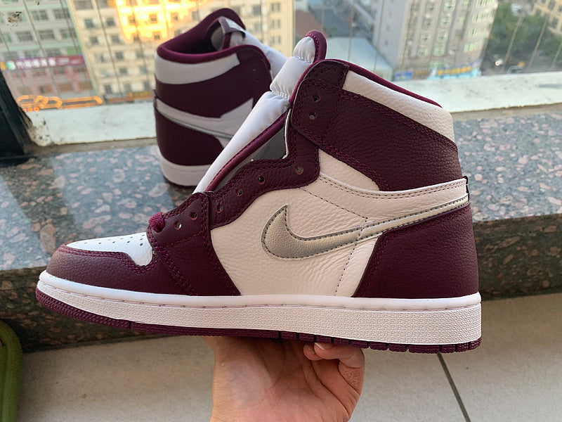 Nike Men's & Women's Designer Lifestyle Shoes — Style 164 close-up view