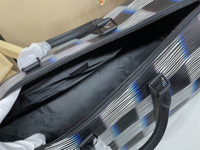  crossbody bag interior and compartment view 9
