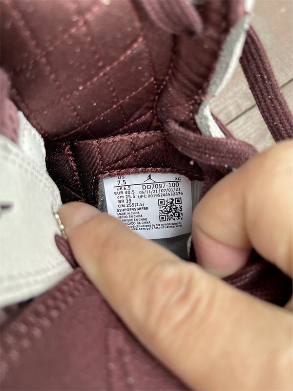 Nike Men's & Women's Designer Street Sneakers — Style 218 interior view