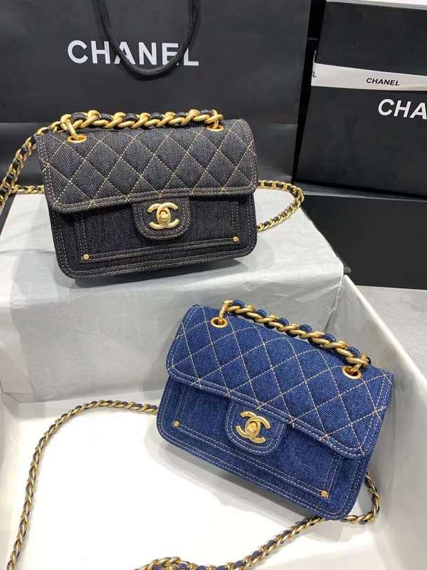 Zivas Charm Chic Craftsmanship Luxury Handbag (Contemporary Shape Language) – Front View