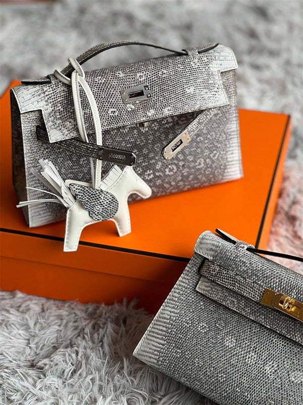  carryall bag interior and compartment view