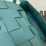 Effortless Premium PU Leather Handbag - Polished Finish | Women's Designer-Inspired Purse #1620 - texture close-up (image 9) of designer-inspired handbag