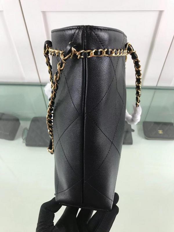 Zivas Charm Modern Minimalist Look Fashion Handbag (Versatile Style Statement) – Lifestyle Shot