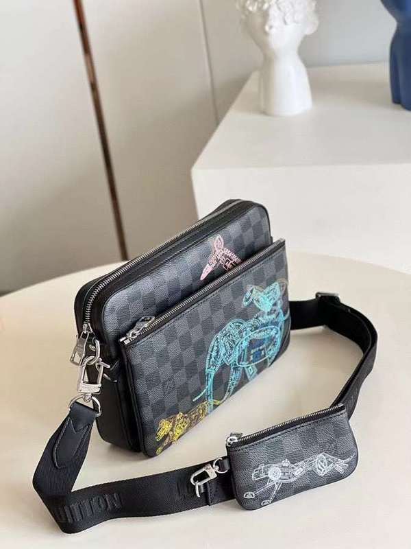 Back view of everyday-luxe elevated women's handbag – women's premium purse
