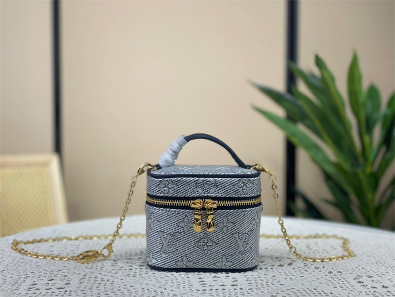  Sleek crossbody bag front view