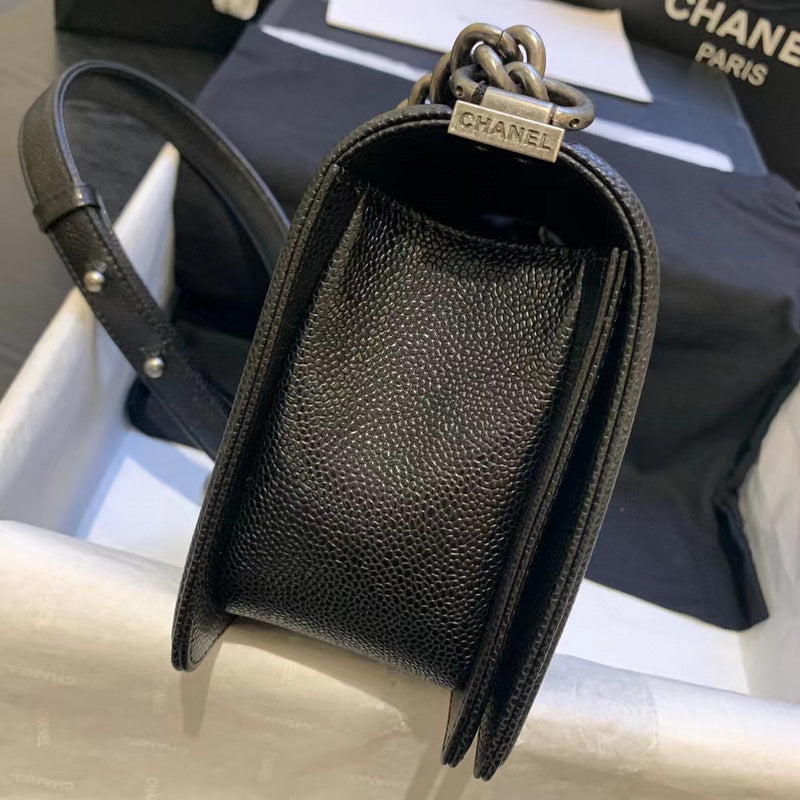 Zivas Charm Modern Minimalist Look Everyday Handbag (Refined Practical Design) – Styled Look