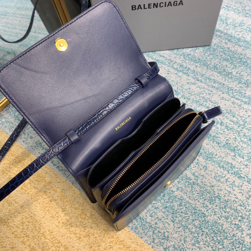 Effortless Premium PU Leather Handbag - Understated Luxury Look | Women's Designer-Inspired Purse #645 - texture close-up (image 9) of designer-inspired handbag