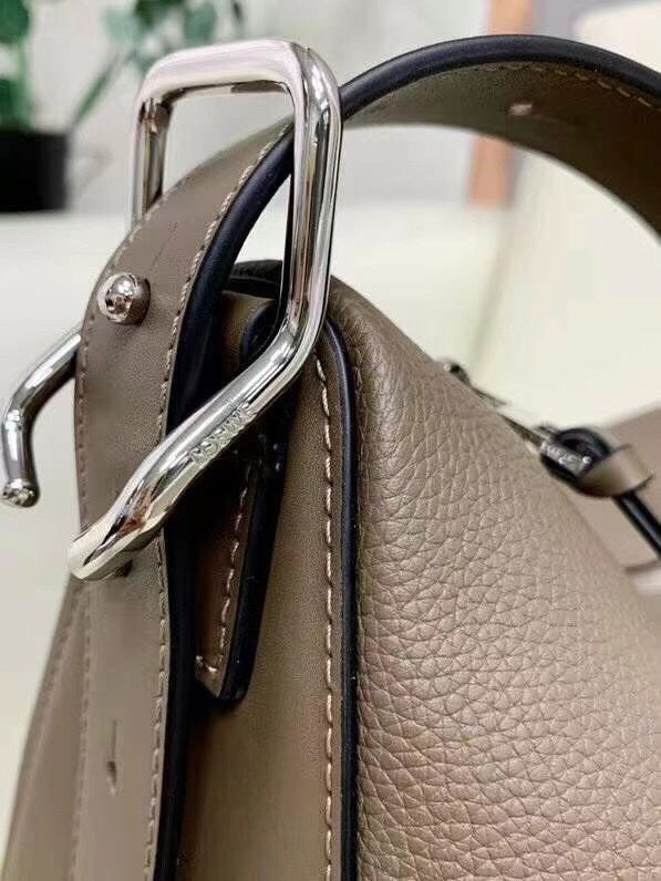 Ziva's Charm handbag – carry view (38cm*28cm*18cm)
