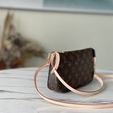  structured bag interior and compartment view