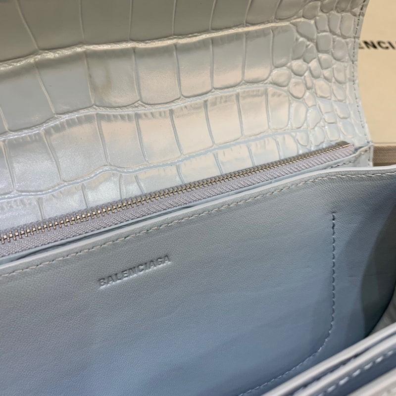 Contemporary Premium PU Leather Handbag - Everyday Elegance | Women's Premium Handbag #398 - texture close-up (image 9) of designer-inspired handbag