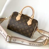 Modern shopper bag front view 25