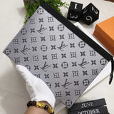 Close-up detail of everyday-luxe modern women's handbag – women's everyday handbag