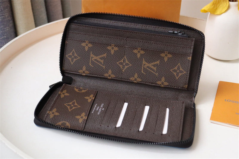  sleek tote bag detail view showing craftsmanship 14