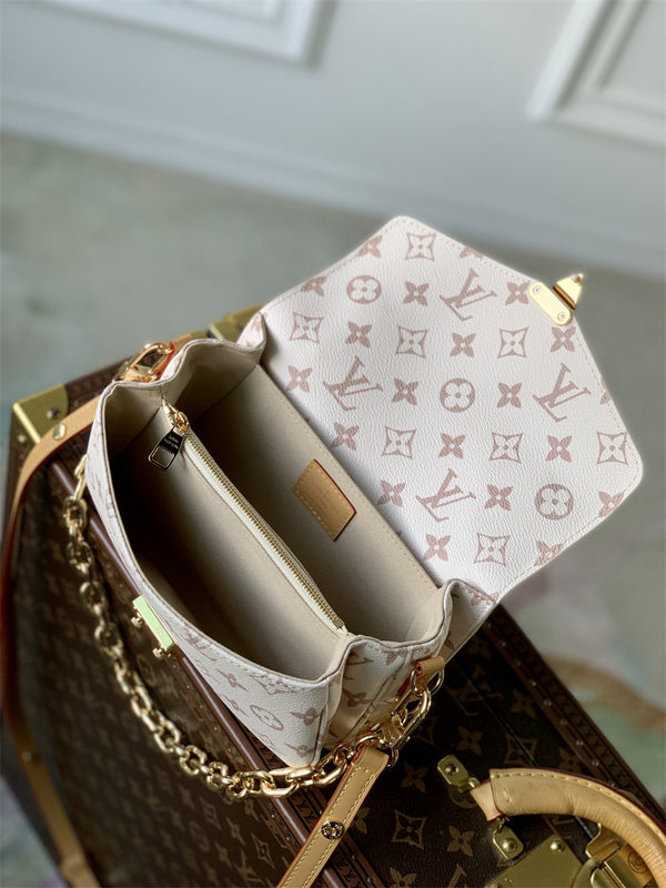  crossbody bag interior and compartment view 9