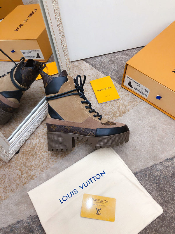 Full silhouette view of Louis Vuitton luxury piece style No.175
