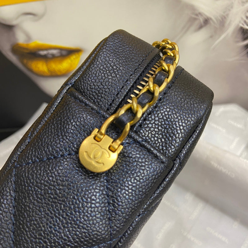  women's handbag, compact design, view 2