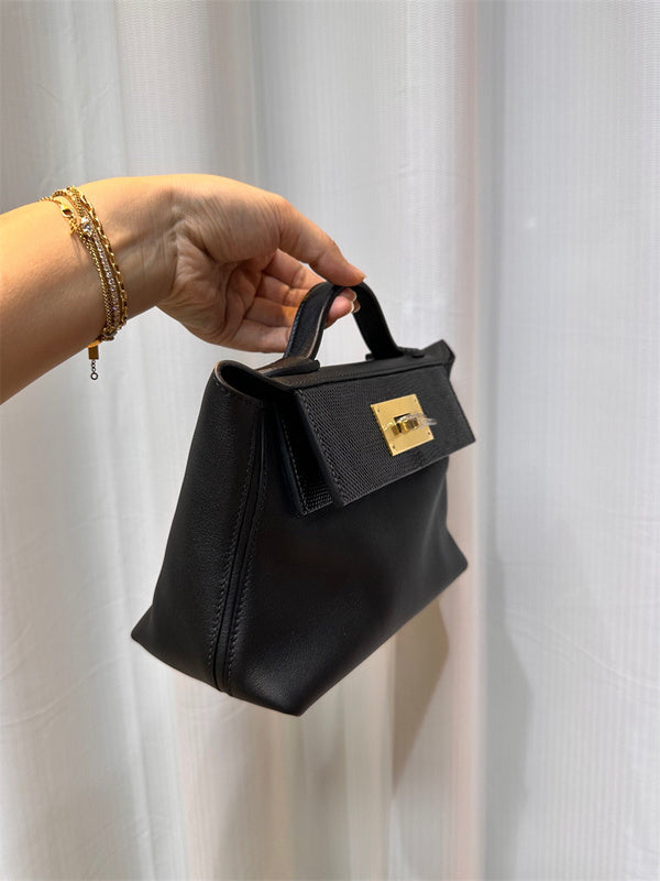  versatile carryall bag detail view showing craftsmanship 8