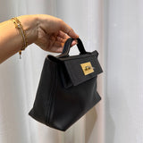  versatile carryall bag detail view showing craftsmanship 8