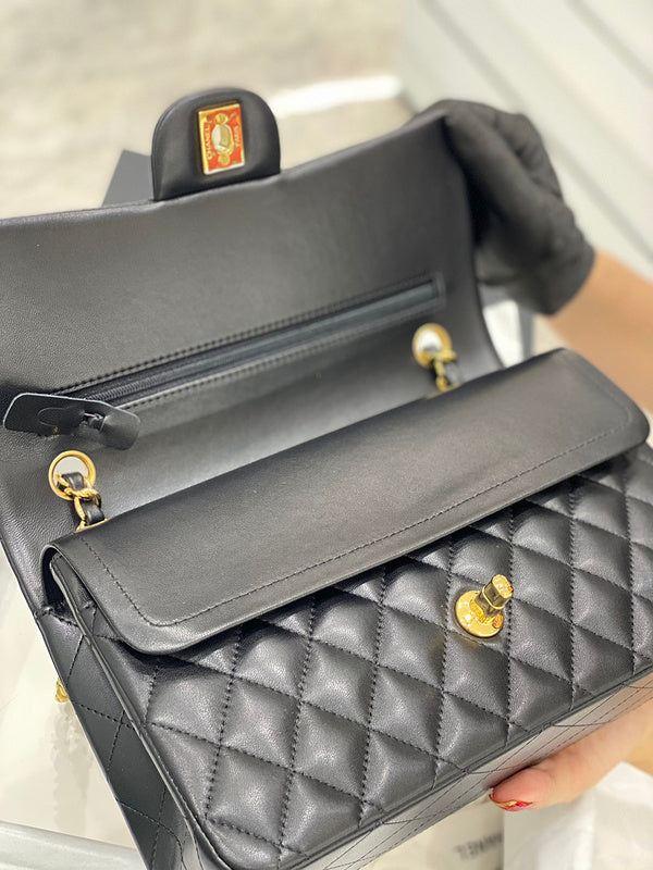  women's handbag, mid design, view 2
