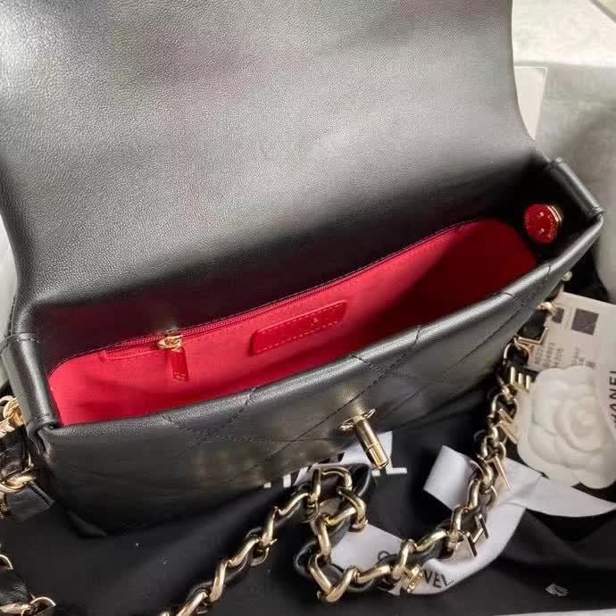 Zivas Charm Timeless Appeal Fashion Handbag (Elevated Daily Companion) – Lifestyle Shot