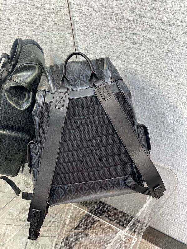 Styled lifestyle shot of structured polished women's handbag – women's everyday handbag