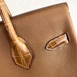  essential everyday bag styled with outfit