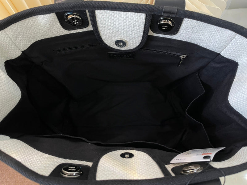  women's handbag, spacious design, view 6