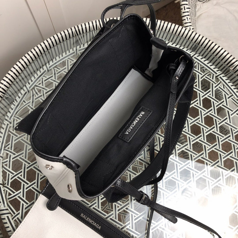 Interior view of everyday-luxe modern women's handbag – women's designer-style accessory