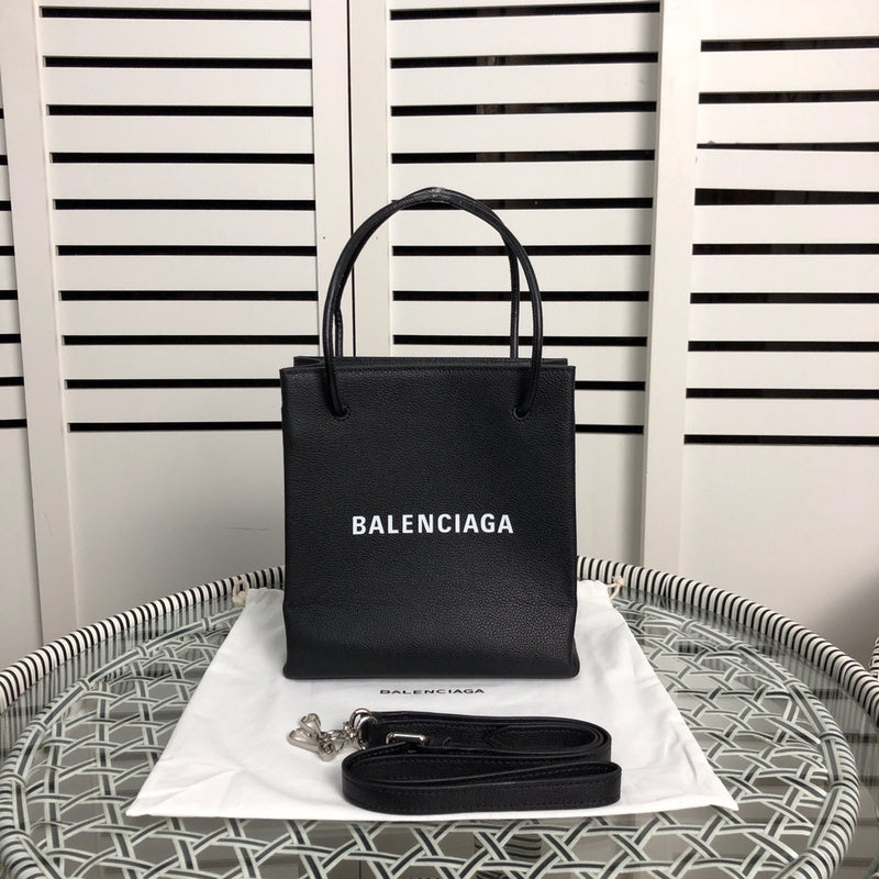 Front view of modern chic women's handbag – women's luxury handbag