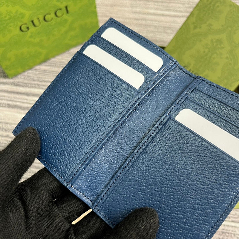 Close-up detail of modern classic women's handbag – women's luxury handbag