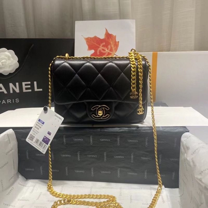  women's handbag, mid design, view 3
