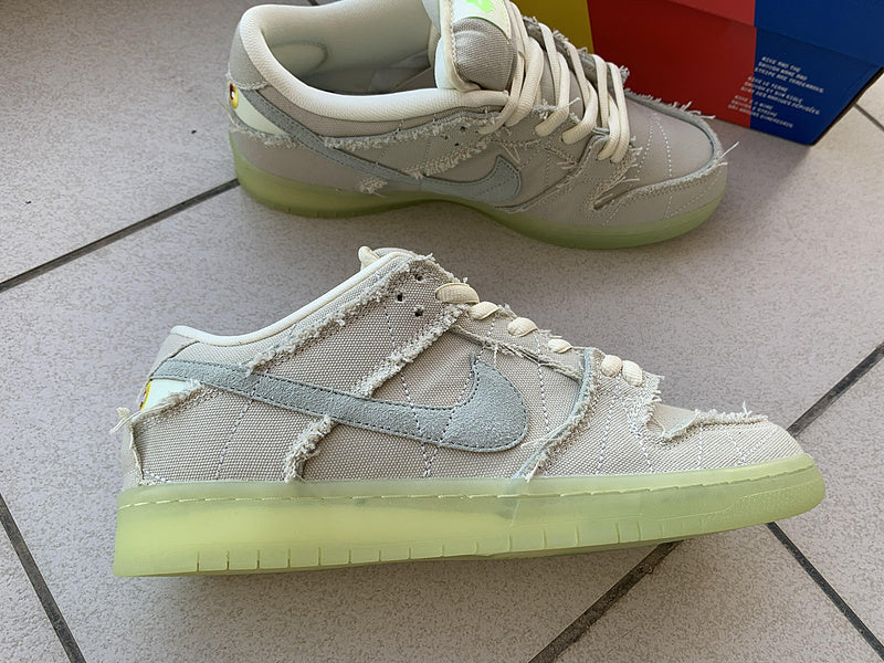 Nike Men's & Women's Luxury Lifestyle Trainers — Style 195 hardware detail
