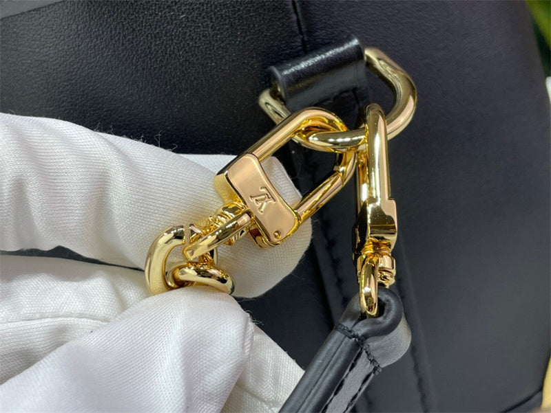  Understated handbag carried on shoulder 10