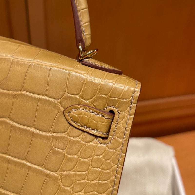 Side view of crisp structured handbag