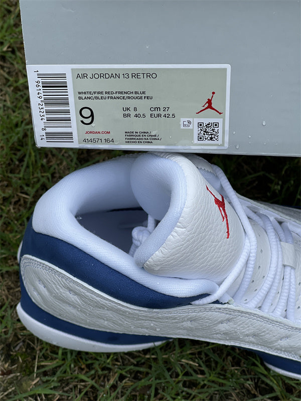 Nike Men's & Women's Premium Low-Top Trainers — Style 229 detail view