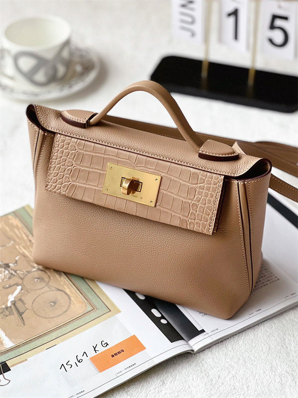 Sophisticated bag women's premium everyday handbag